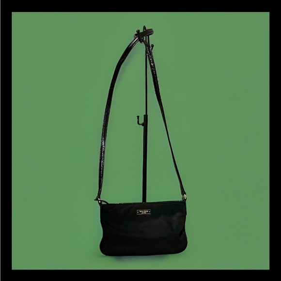 kate spade Handbags - Kate Spade Nylon Crossbody. EUC
